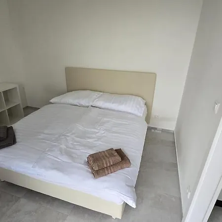Air Conditioned 2 Vienna Gate, 4 Apartment