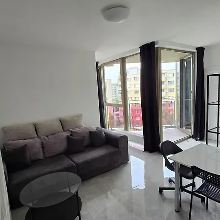 Air Conditioned 2 Vienna Gate, 4