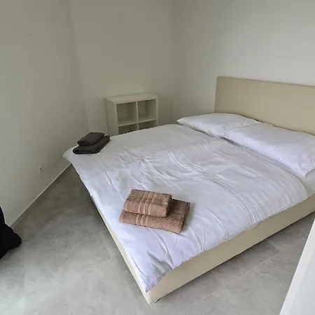 Apartment Air Conditioned 2 Vienna Gate, 4 Bratislava