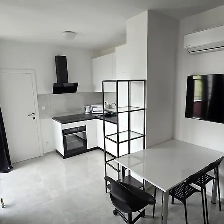 Air Conditioned 2 Vienna Gate, 4 아파트 *