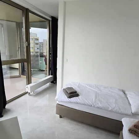 Air Conditioned 2 Vienna Gate, 4