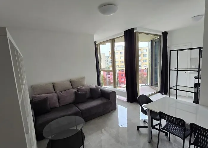 Air Conditioned 2 Vienna Gate, 4