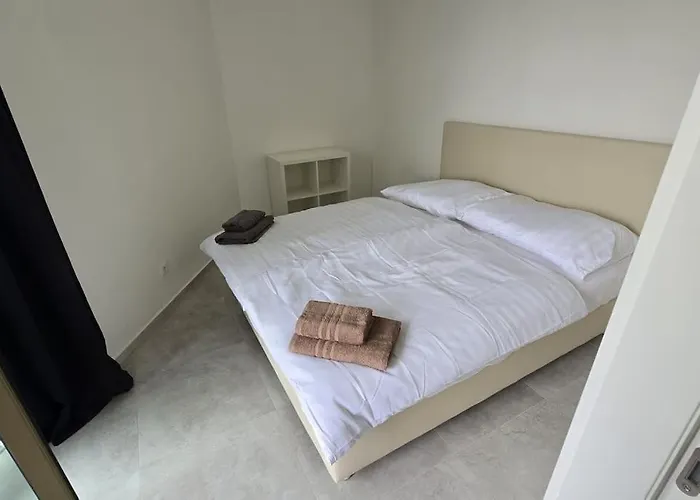 Appartement Air Conditioned 2 Vienna Gate, 4 Bratislava