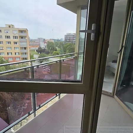 Air Conditioned 2 Vienna Gate, 4 Διαμέρισμα Μπρατισλάβα