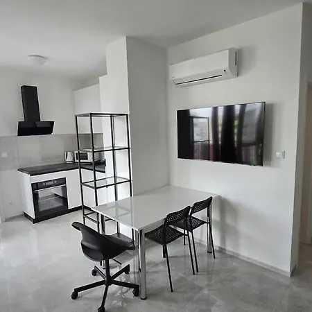 Air Conditioned 2 Vienna Gate, 4 Appartamento Bratislava