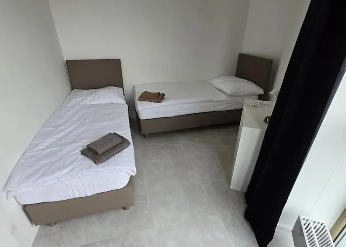 Air Conditioned 2 Vienna Gate, 4 Bratislava